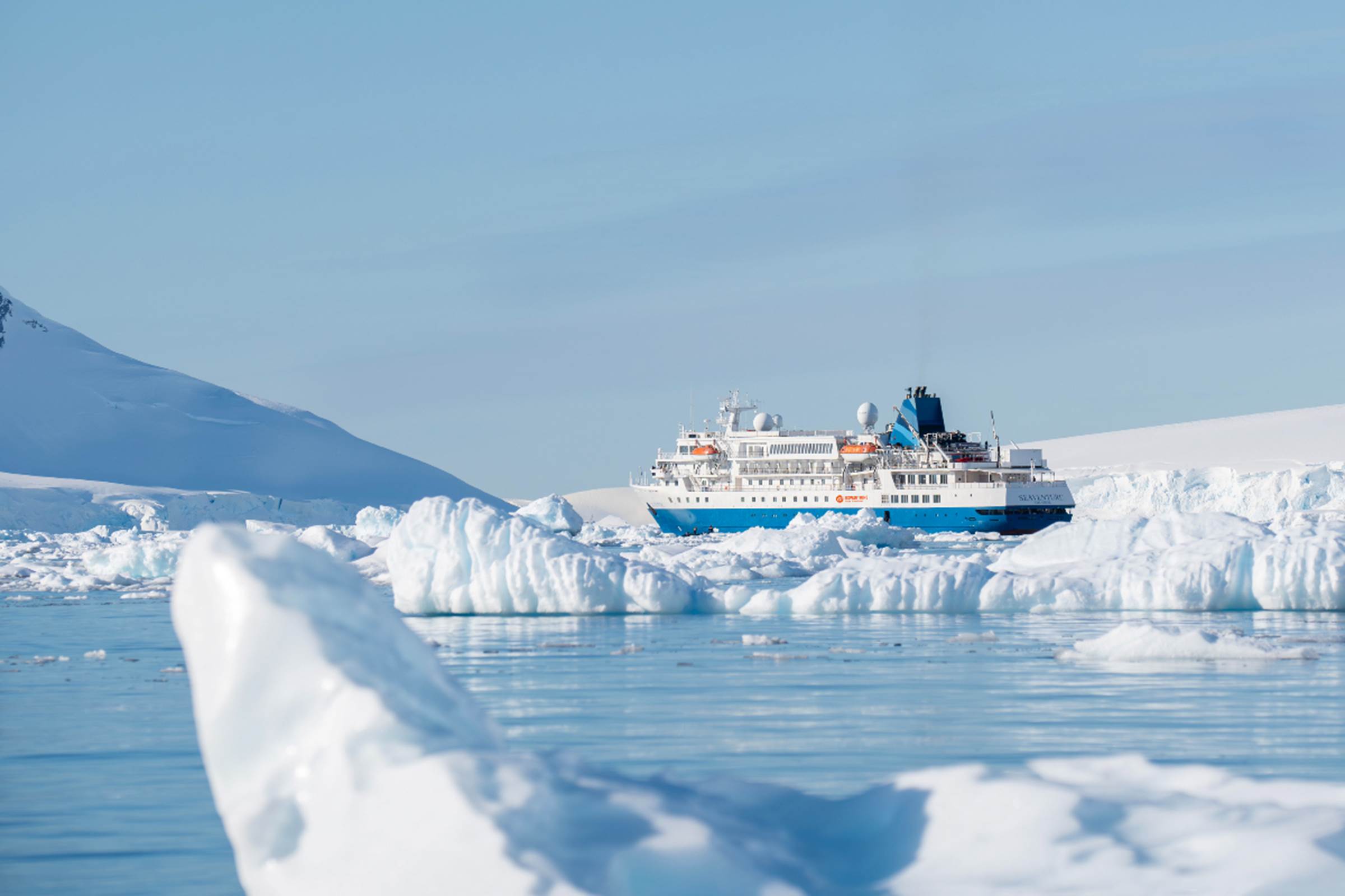 The 2025 26 Antarctic Expedition Ship Comparison Chart ExplorEarth the-2025-26-antarctic-expedition-ship-comparison-chart-explorearth