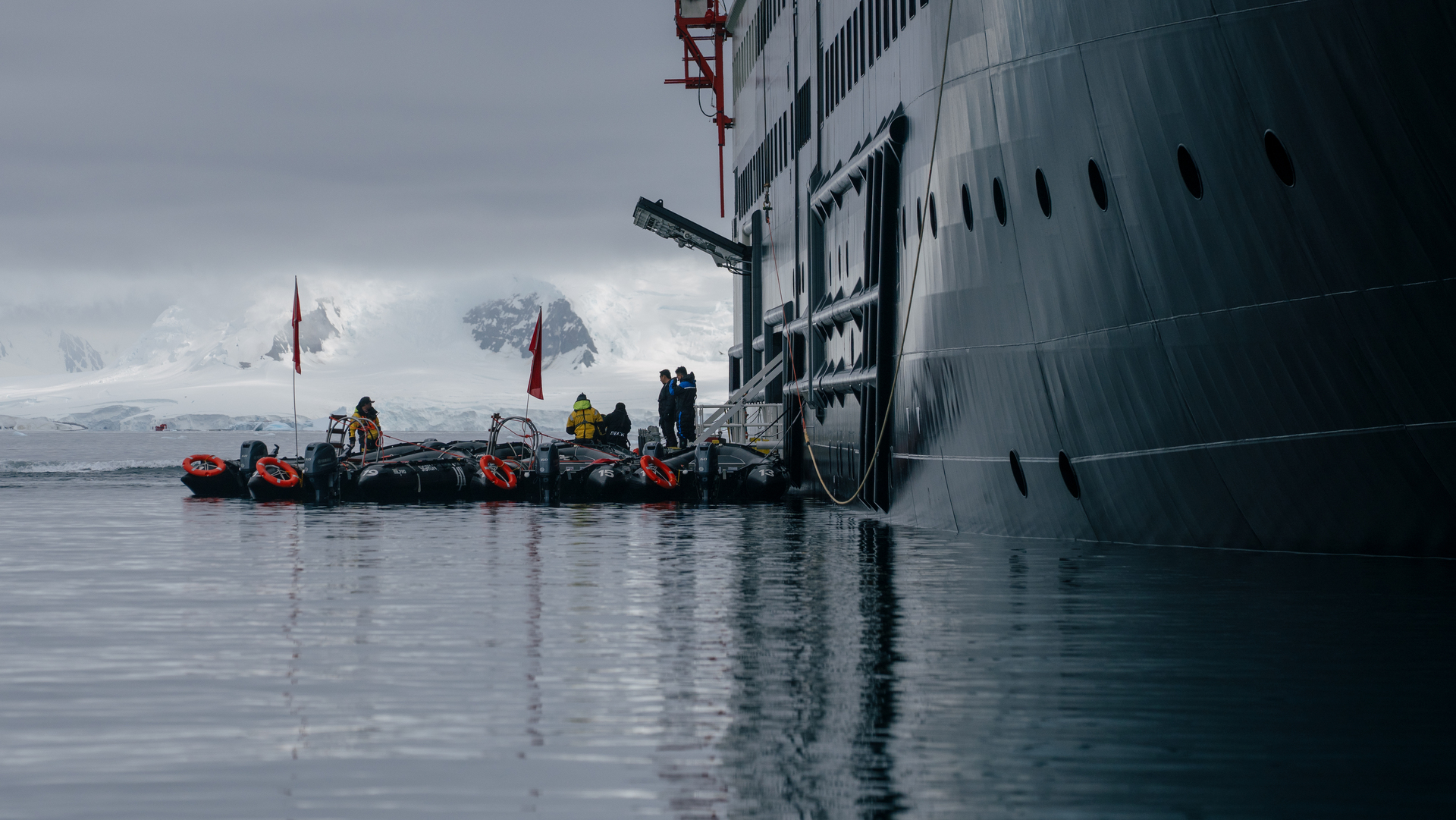 20260114 Antarctica Paradise Bay González Videla Base Waterboat Point Kayfochtmann 5
