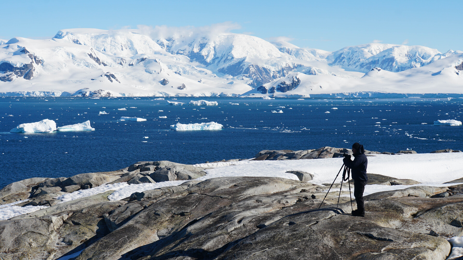 Hiking and Photography in Antarctica Dan Stavert