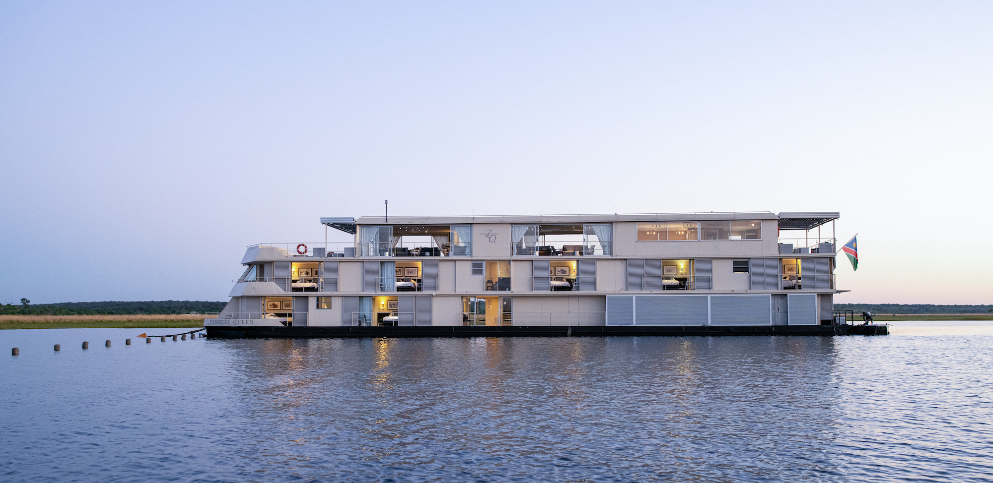 Zambezi Queen Exterior DSC 3313 (1)