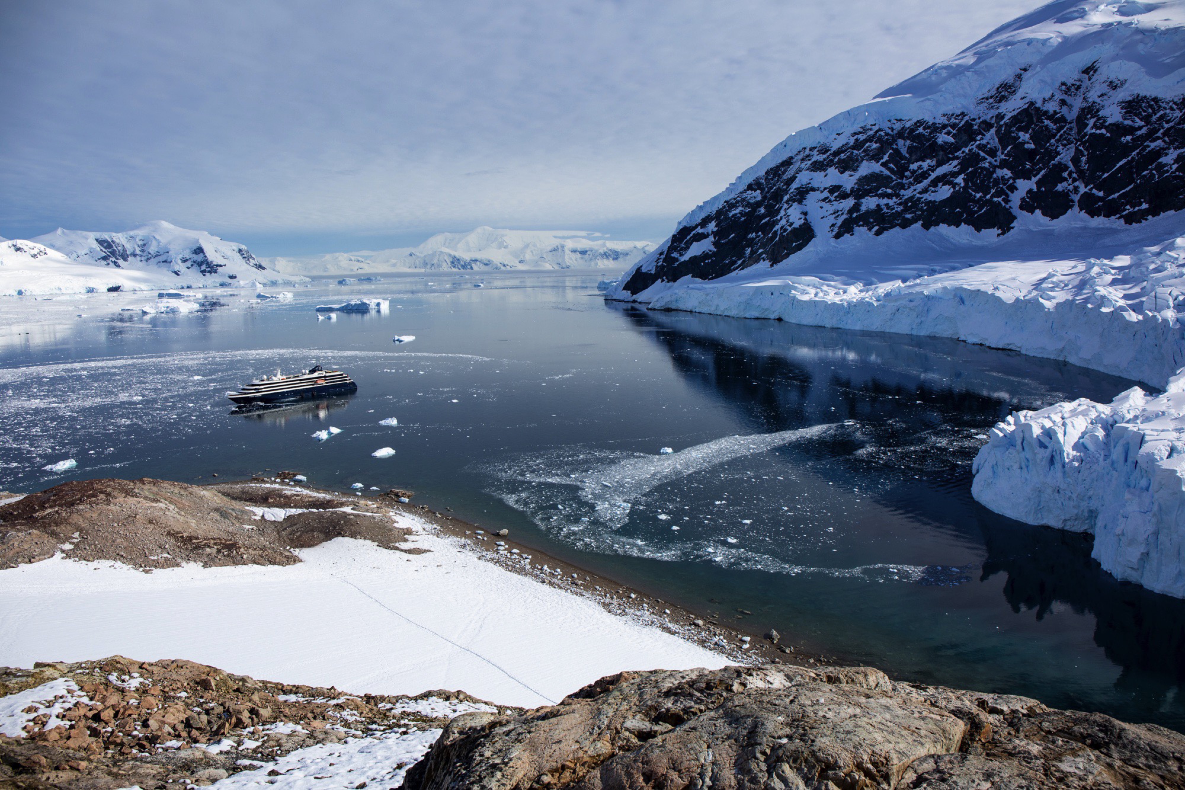 Atlas Ocean Voyages, WORLD NAVIGATOR, Exterior 2