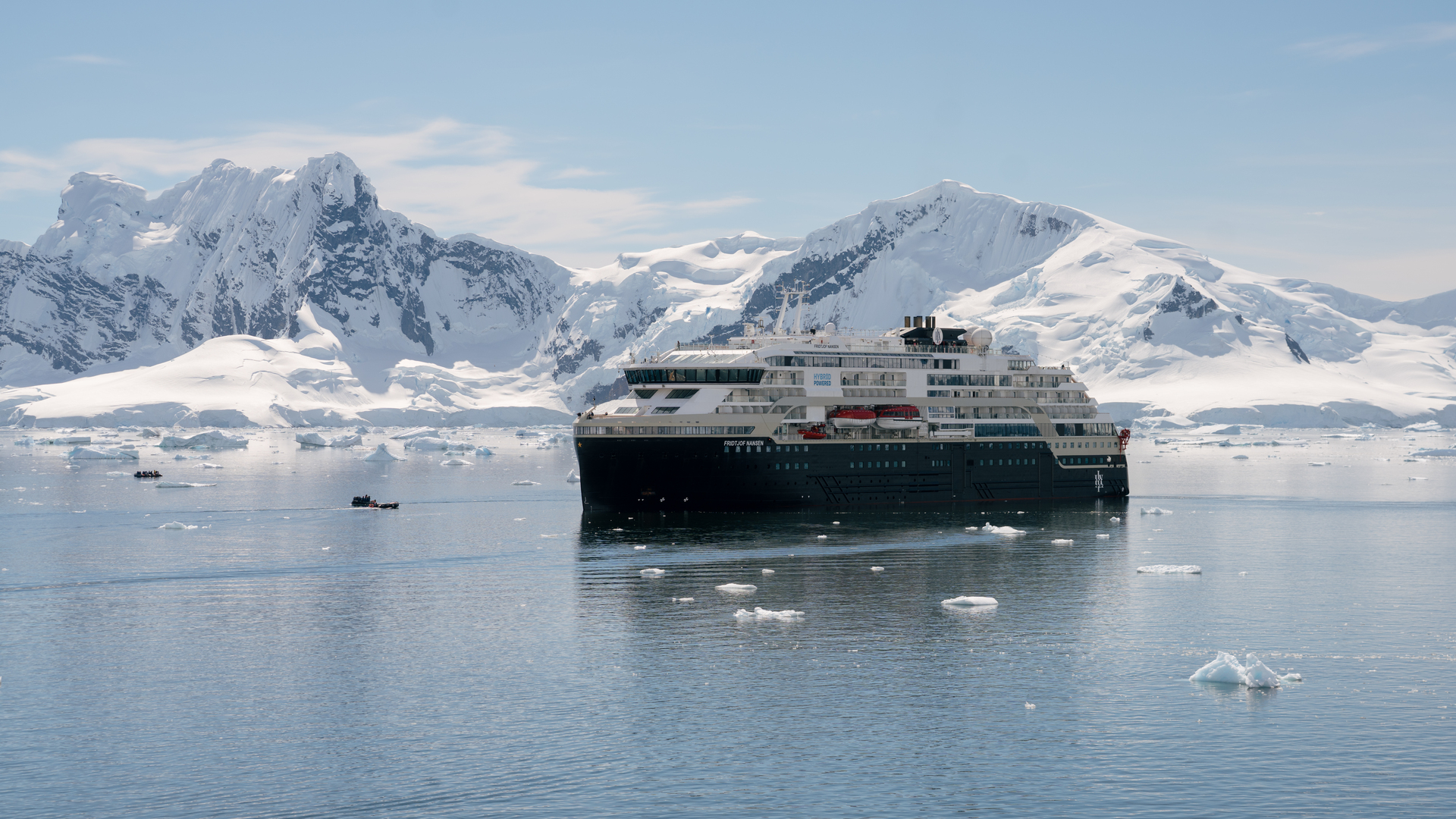 20251214 Antarctica Brown Station Kayfochtmann 2