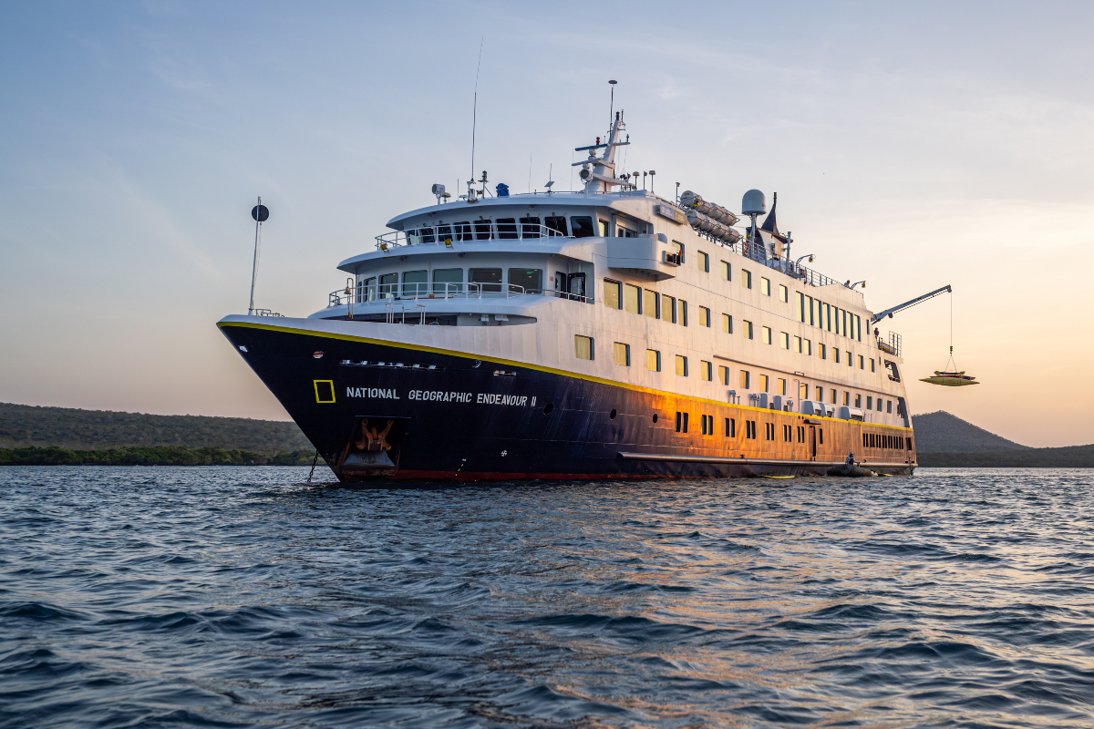 LEX Ship NG Endeavour II Exterior Ecuador Galapagos Islands KF 5092