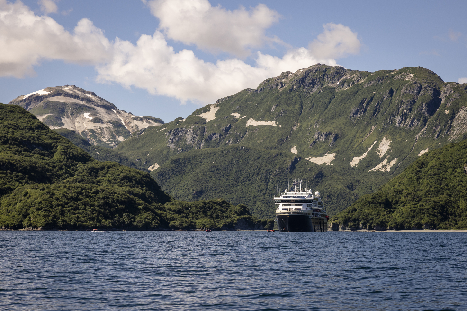 20250801 005 Alaska Kiniak Bay Roald Amundsen Oscar Farrera