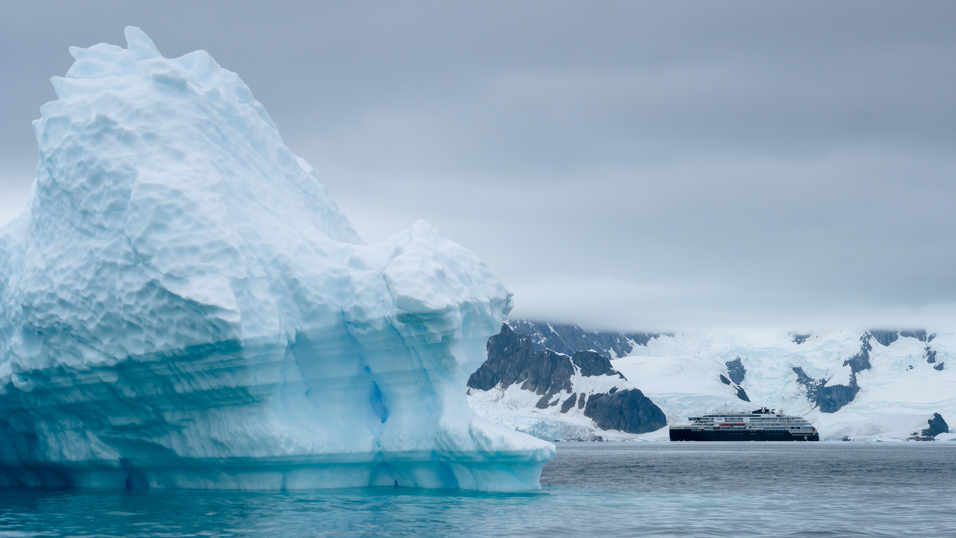 20260114 Antarctica Paradise Bay González Videla Base Waterboat Point Kayfochtmann 4