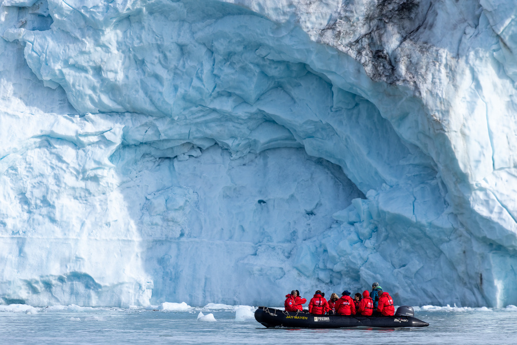 Svalbard & Kvitoya Zodiac @Piet Van Den Bemd Poseidon Expeditions