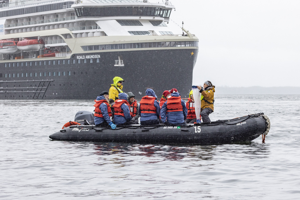 20250509 Alaska Kelpbay Scienceboat Tedgatlin 3597