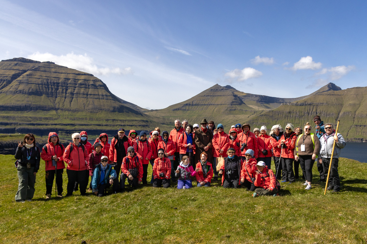 Poseidon Expeditions Landing @Piet Van Den Bemd